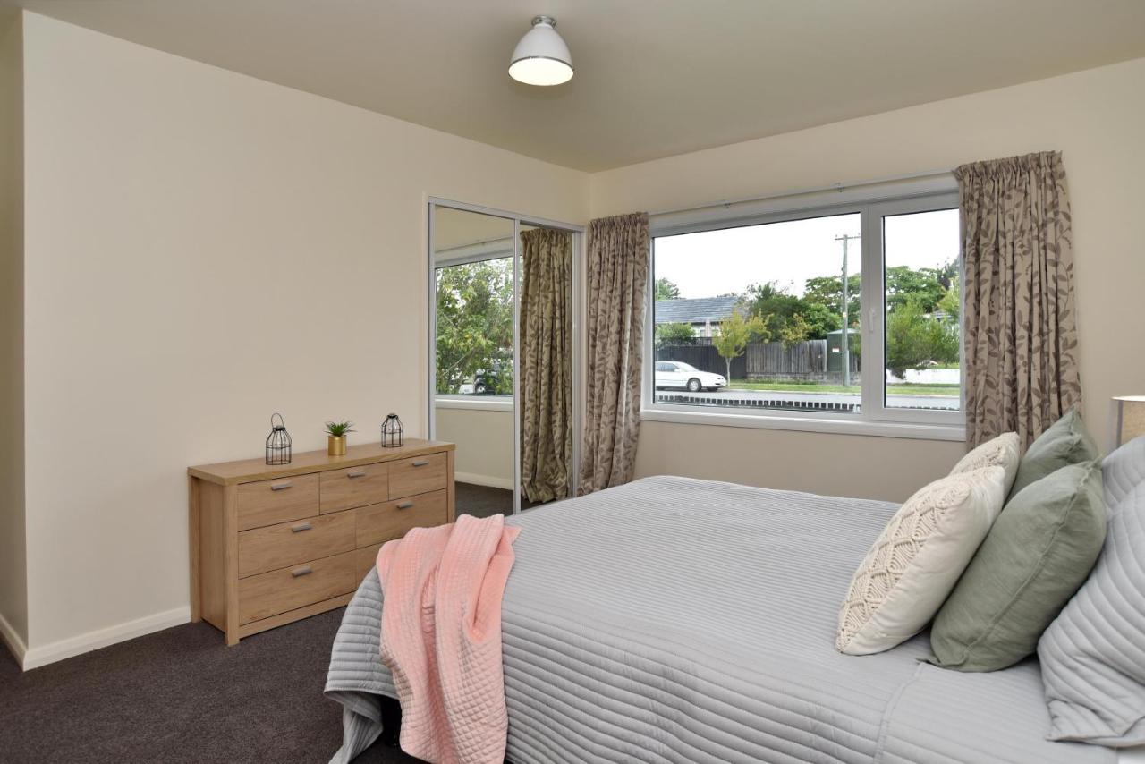 Weston Villa - Christchurch Holiday Homes Екстериор снимка