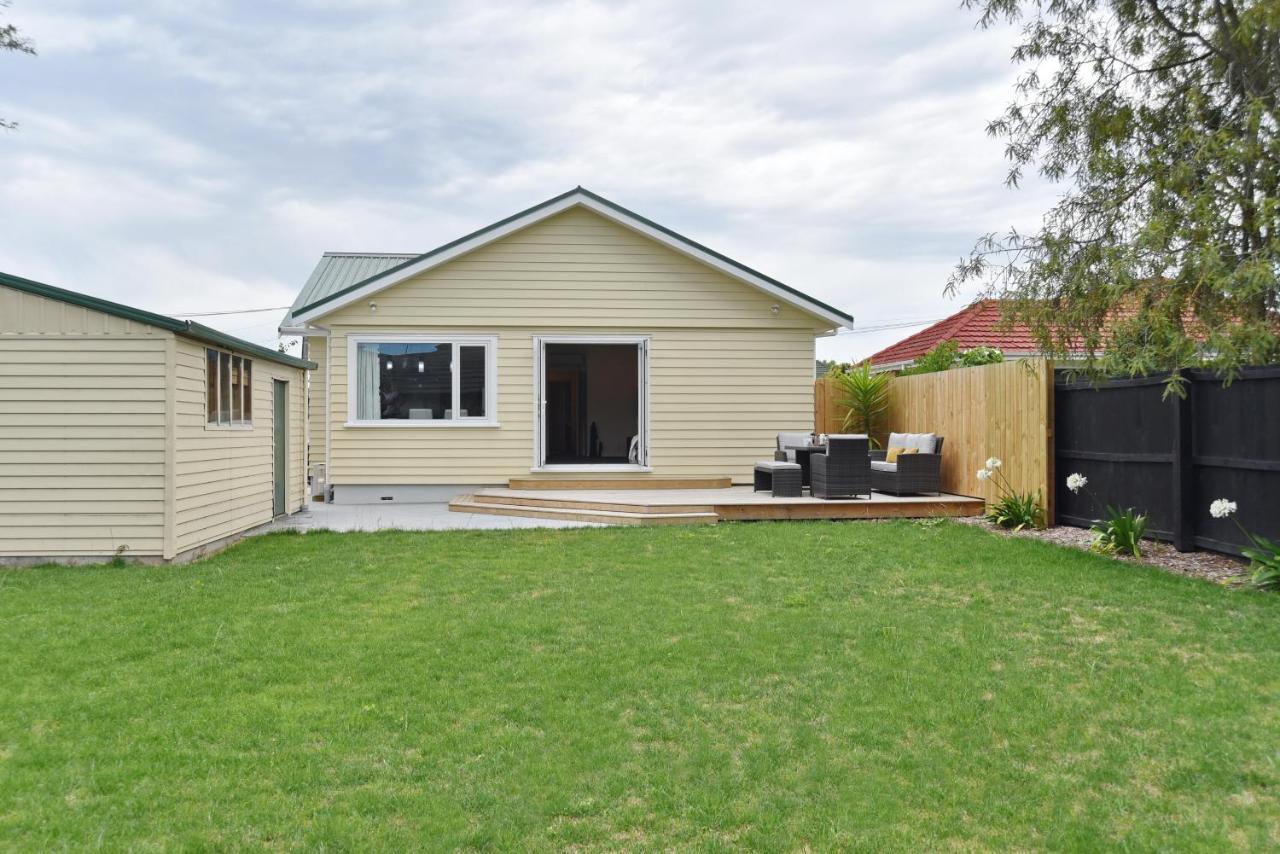 Weston Villa - Christchurch Holiday Homes Екстериор снимка